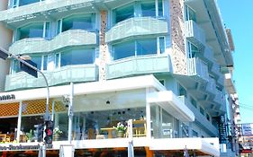 The Beach Front Resort, Pattaya
